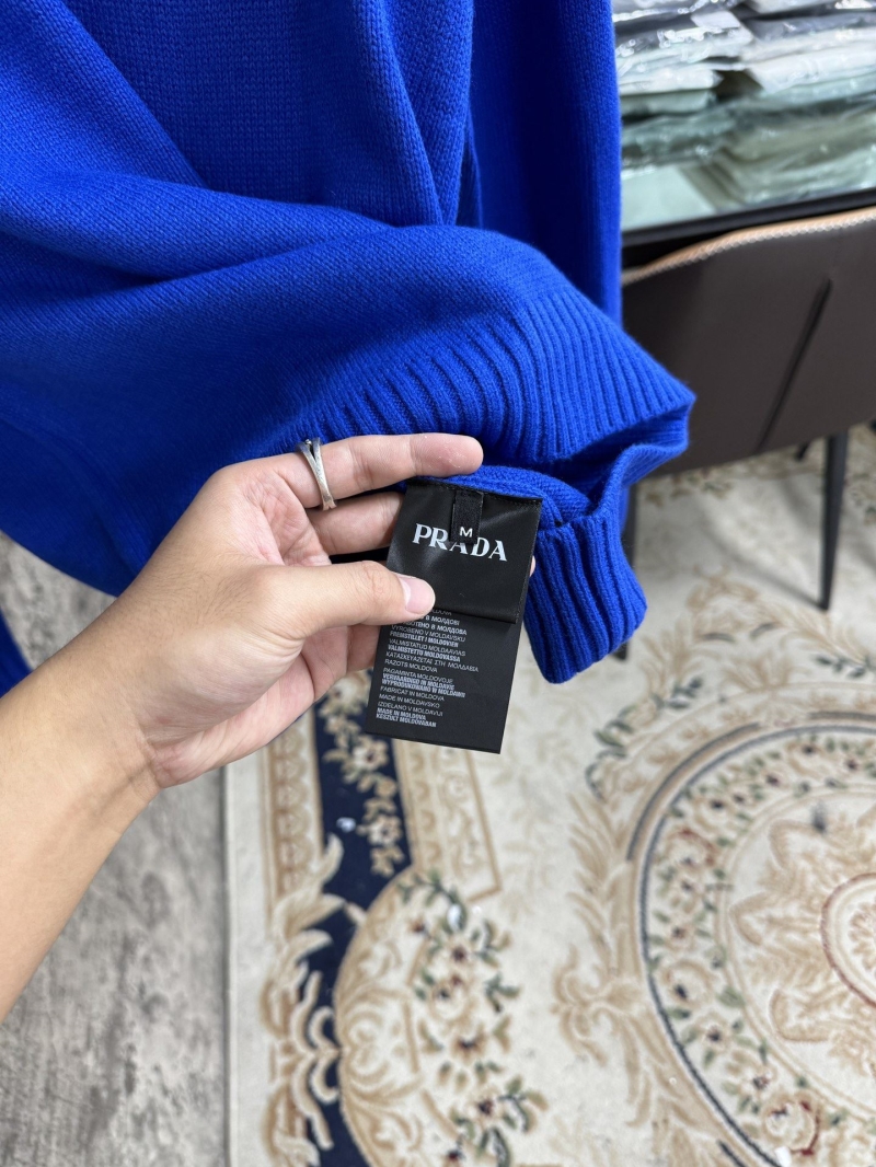 Pra*a sweater